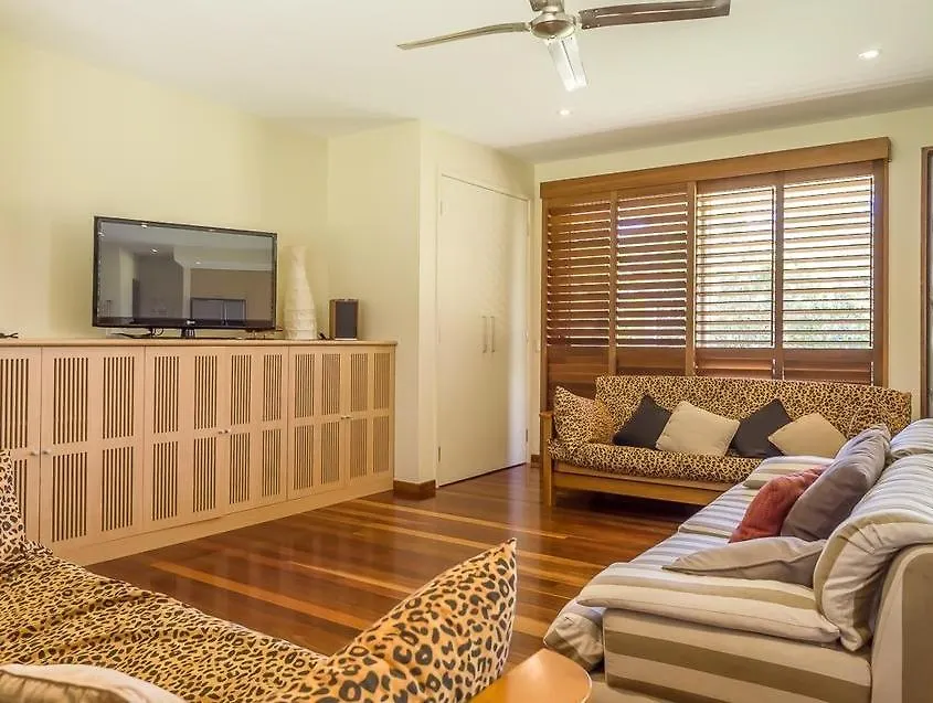 Beach Stone House Noosaville Holiday home