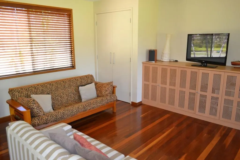 Beach Stone House Noosaville 0*,  Australia
